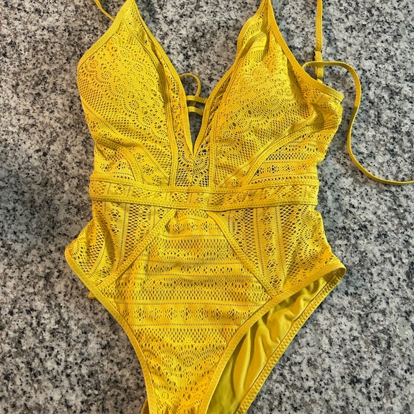 Becca Crochet Deep V-Neck One-Piece Swimsuit S - Picture 5 of 9